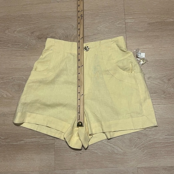 🌞 NWT House of Harlow 1960 Soft Yellow High-Waist Linen Blend Shorts Size XS - Picture 5 of 10